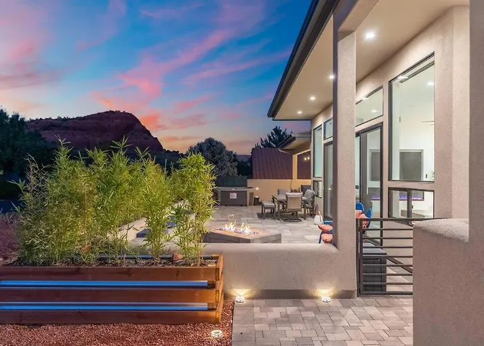Luxury Mountain Views, Hottub, Rooftop Deck