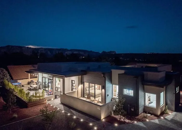 Luxury Mountain Views, Hottub, Rooftop Deck Holiday home *