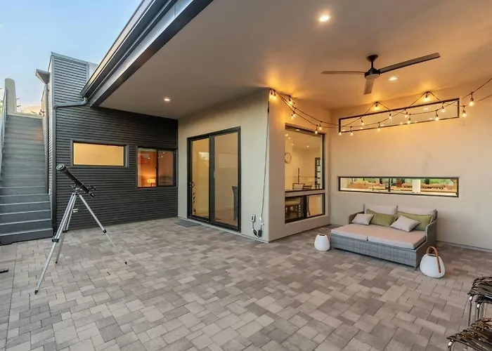 Luxury Mountain Views, Hottub, Rooftop Deck