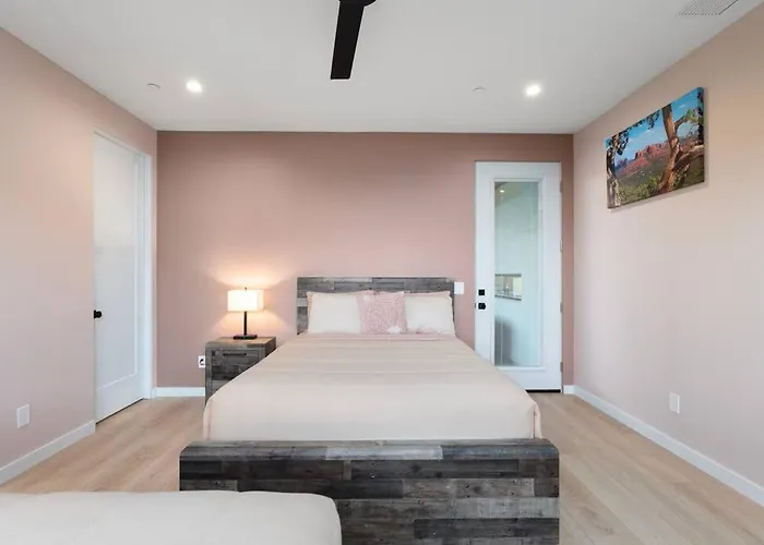 Holiday home Luxury Mountain Views, Hottub, Rooftop Deck *