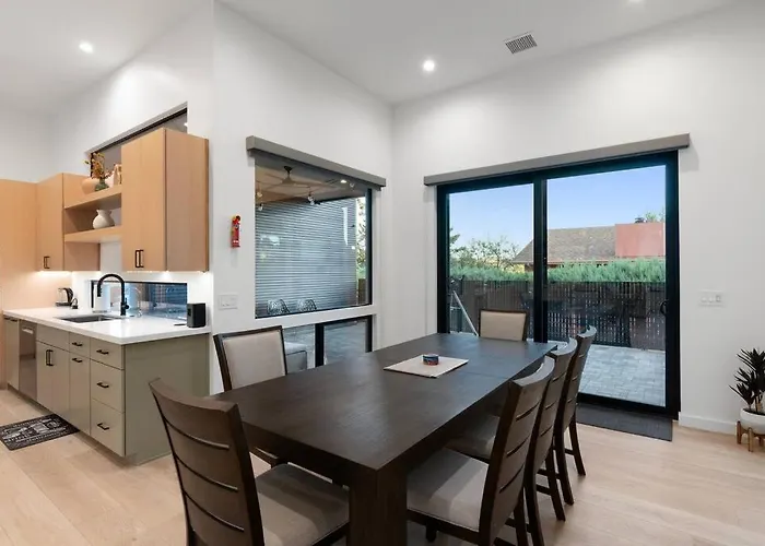 Holiday home Luxury Mountain Views, Hottub, Rooftop Deck *