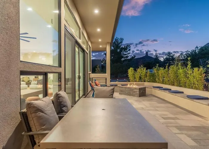 Luxury Mountain Views, Hottub, Rooftop Deck