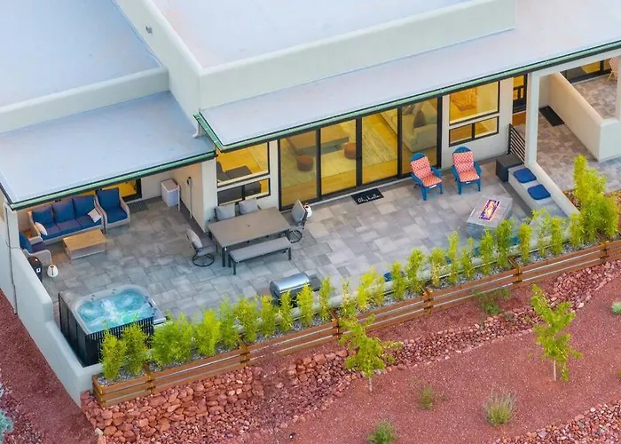 Luxury Mountain Views, Hottub, Rooftop Deck