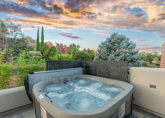 Luxury Mountain Views, Hottub, Rooftop Deck Holiday home *